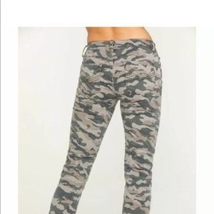 Camo skinny jeans
